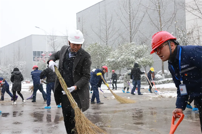 點(diǎn)贊！掃雪除冰，他們是最美的風(fēng)景