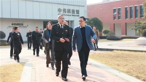 關企共建｜貴陽海關關長、黨委書記龍衛東一行調研中偉銅仁（上市主體）產業基地