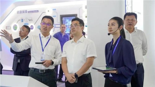 關企共筑“全球化”基石|長沙海關黨委書記、關長沈大為調研中偉股份